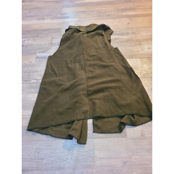 Le Moda one size trimmed fleece vest - Picture 2 of 4